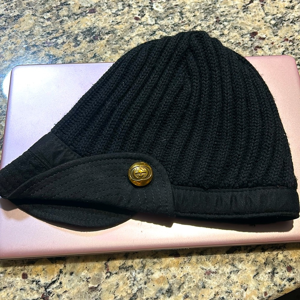 Gucci Scully Black. Lana Wool with Grosgrain Trim. Size L. Winter Chic Stylish